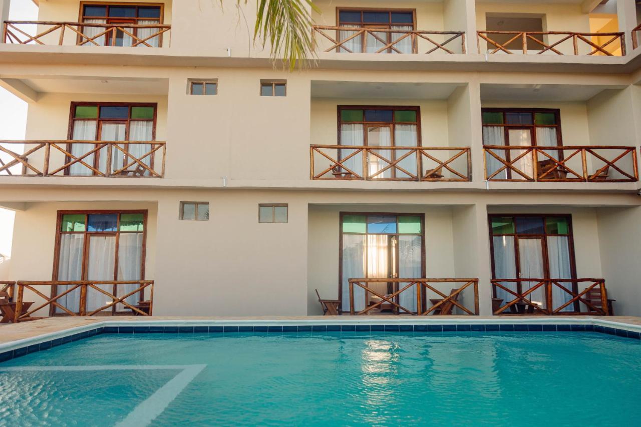 Ocean Breeze Hotel 눙귀 외부 사진