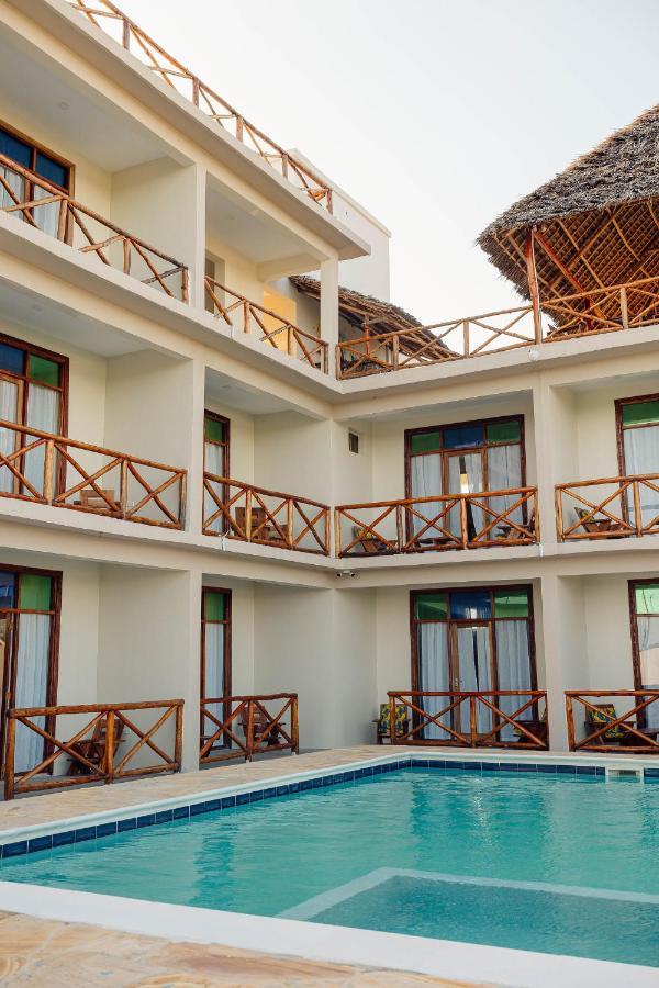 Ocean Breeze Hotel 눙귀 외부 사진
